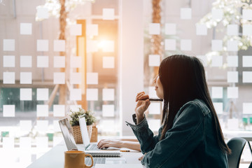 地球历史分为那几个阶段-列出各阶段主要的构造运动