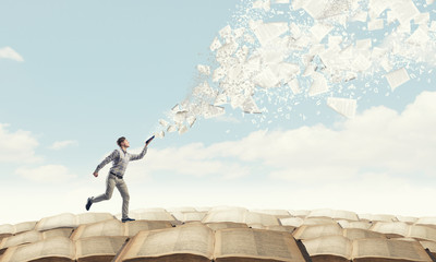 《哆啦A梦》的口袋到底有多大？